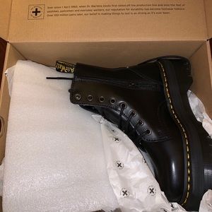 Dr. Marten Jadon Boots